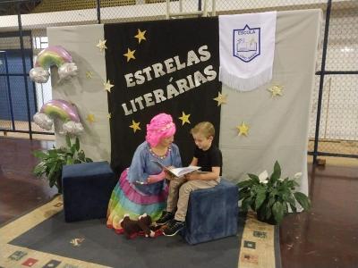 Noite de AutÃ³grafos dos alunos do Jardim 2 da Escola AluÃ­sio Maier foi um verdadeiro sucesso